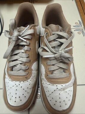 Nike Low-Top Sneakers in White and Tan